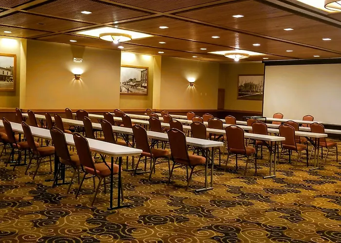 Western Center 3*
